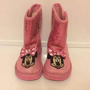 Minnie Mouse soft boots